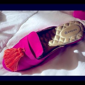 ISO Birdies hot pink loafer with orange tassel, size 7 in EUC.